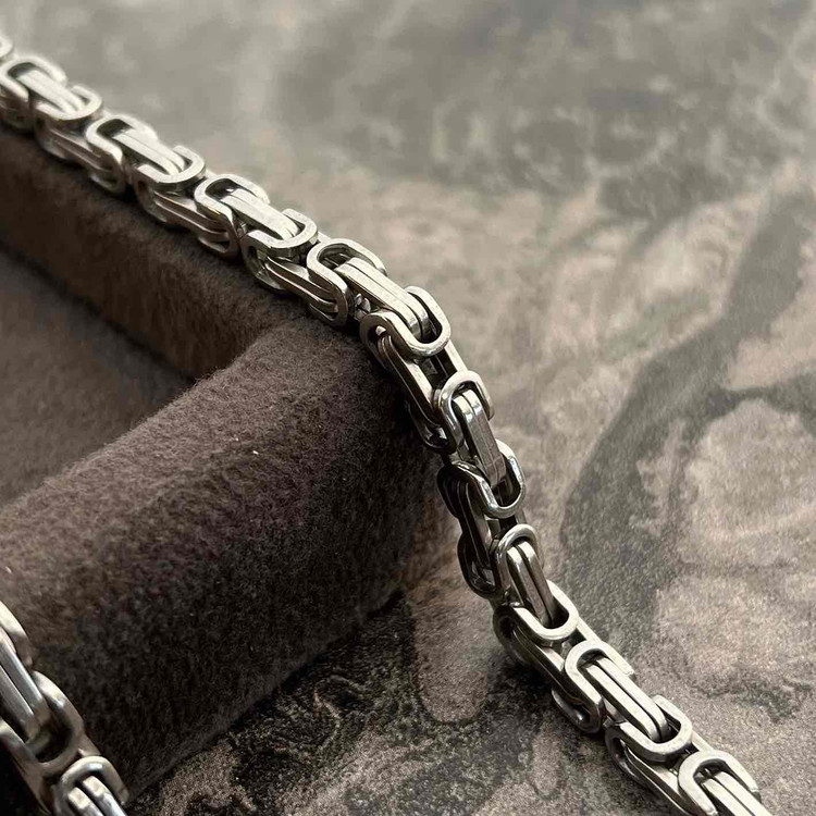 زنجیر تسمهای بیزانس