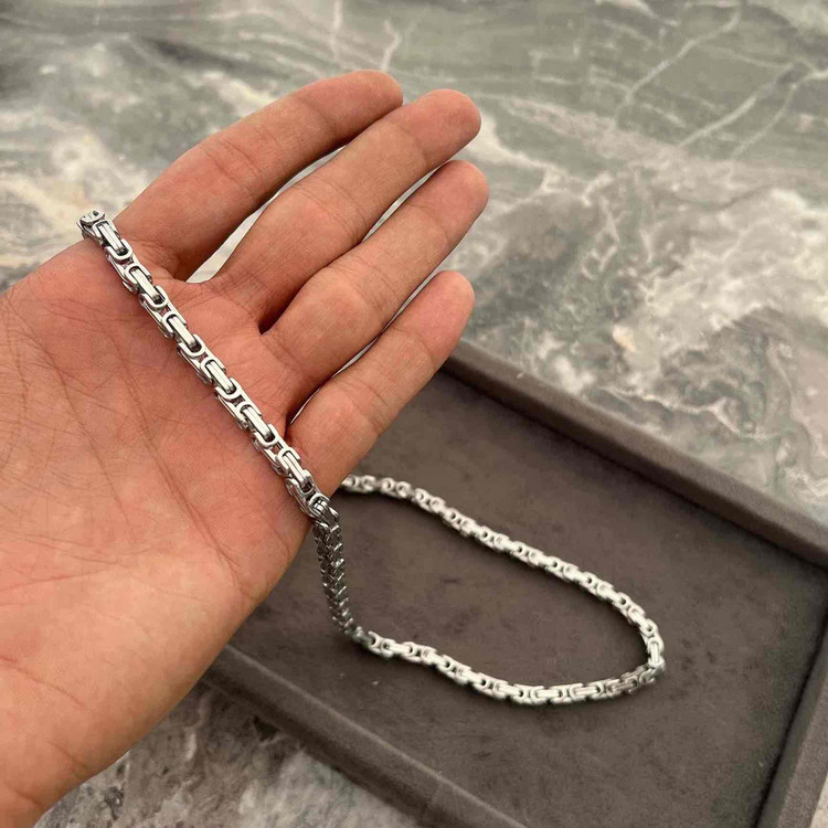 زنجیر تسمهای بیزانس